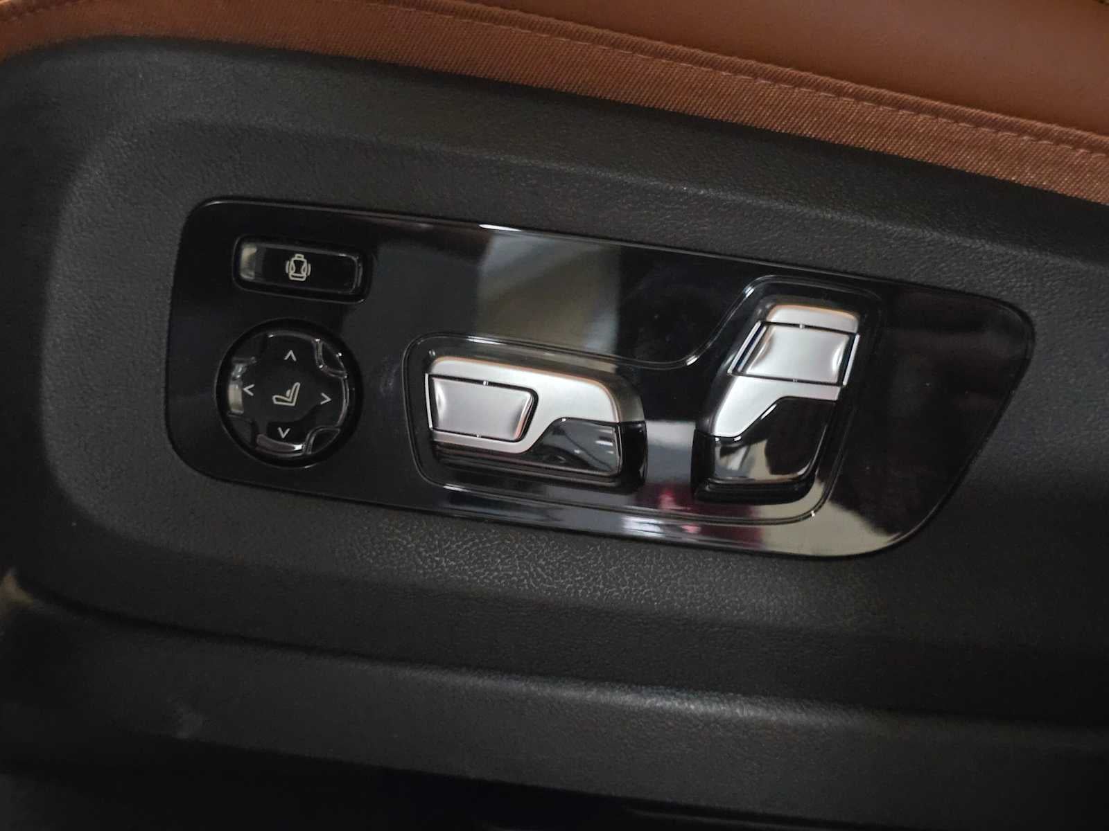 2026 BMW X5 M60i M60i