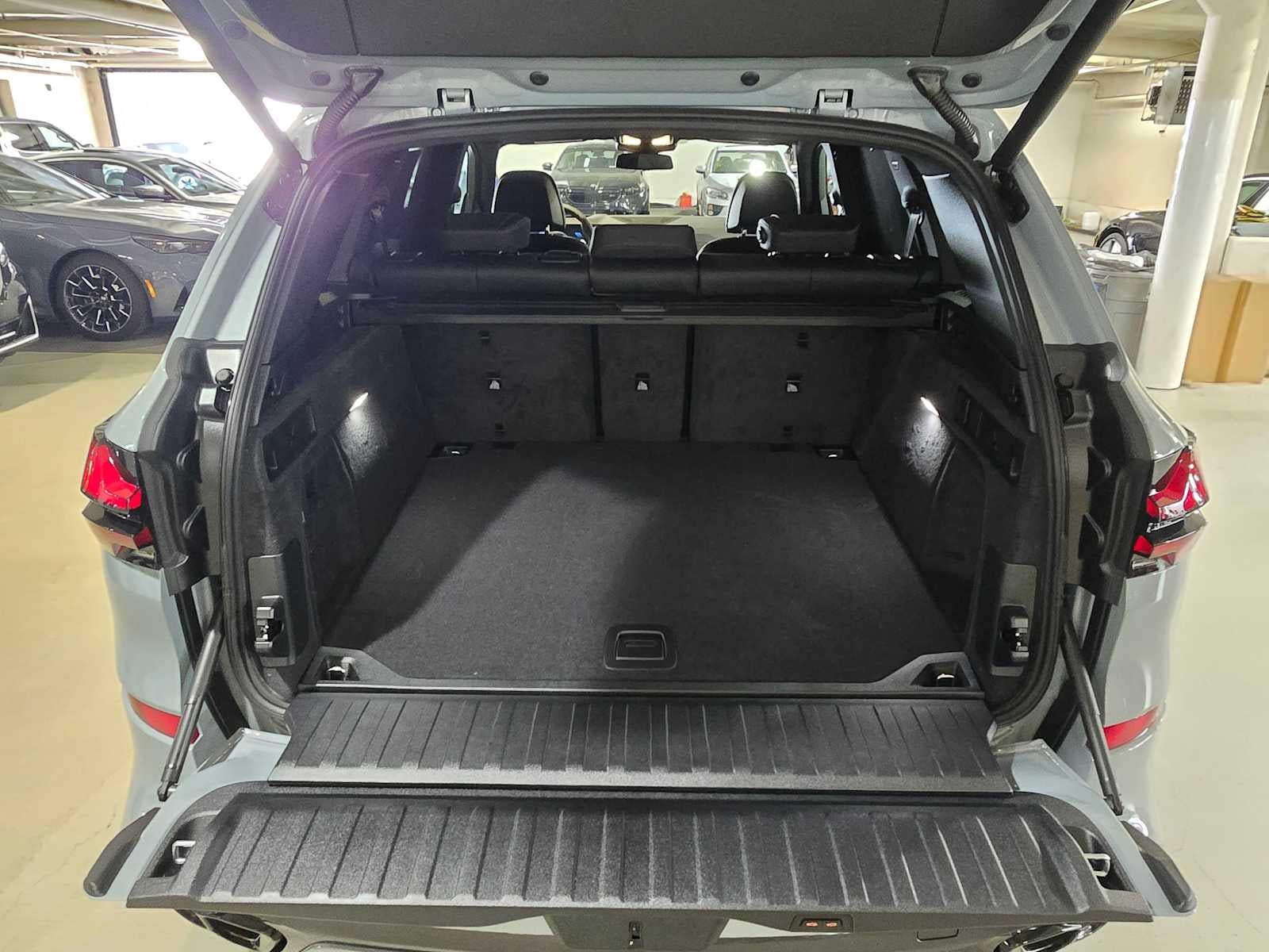 2026 BMW X5 M60i M60i