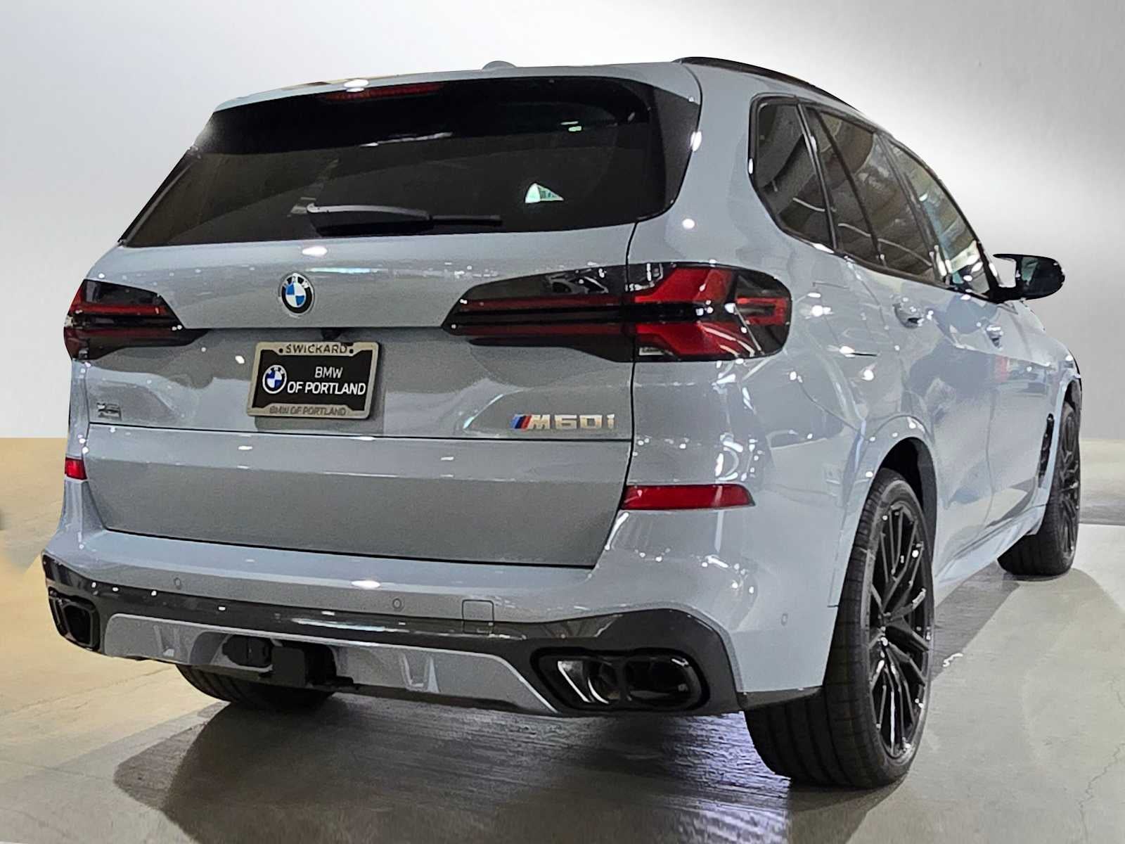 2026 BMW X5 M60i M60i