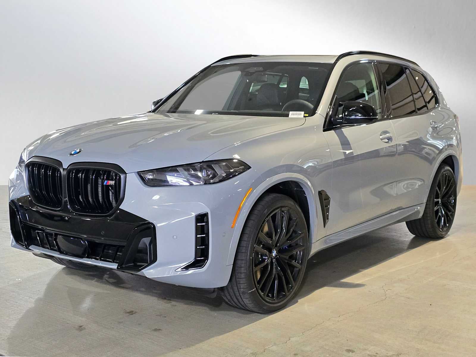 2026 BMW X5 M60i M60i