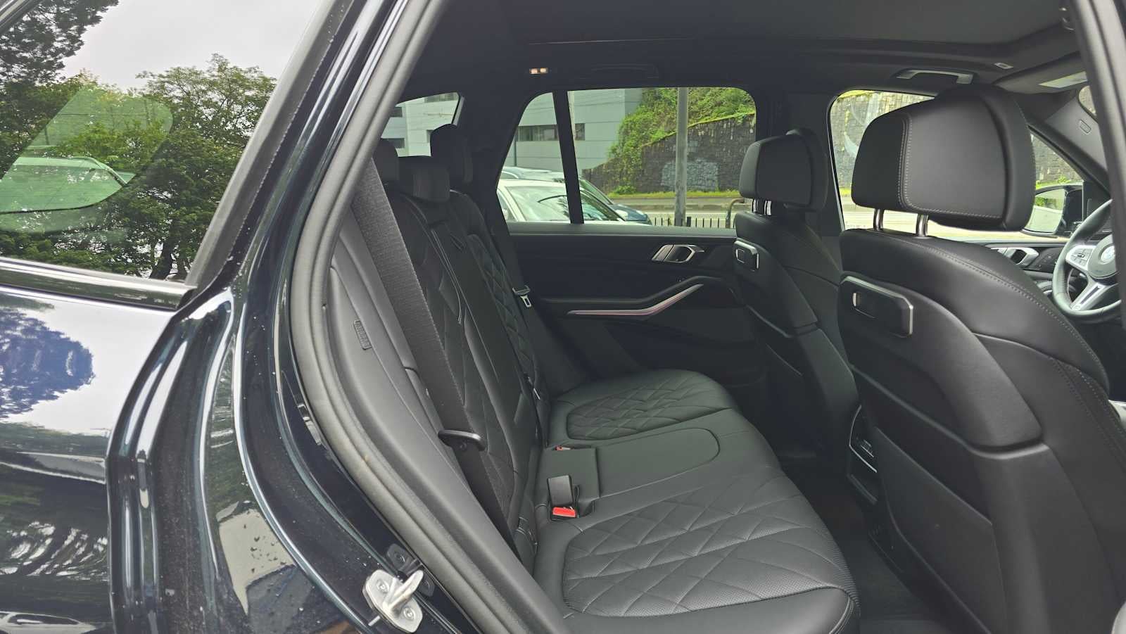 2025 BMW X5 M60i M60i