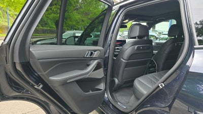 2025 BMW X5 M60i M60i