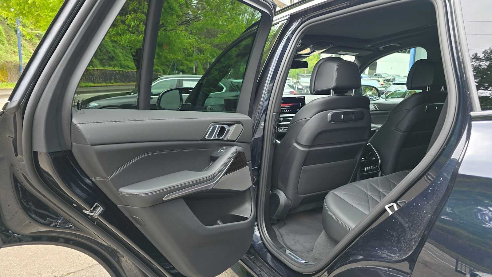 2025 BMW X5 M60i M60i