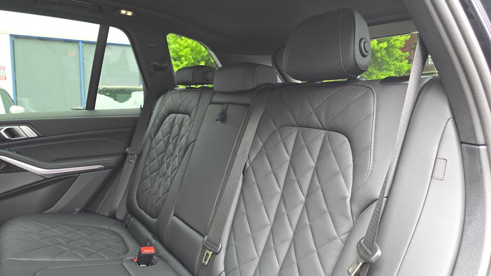 2025 BMW X5 M60i M60i