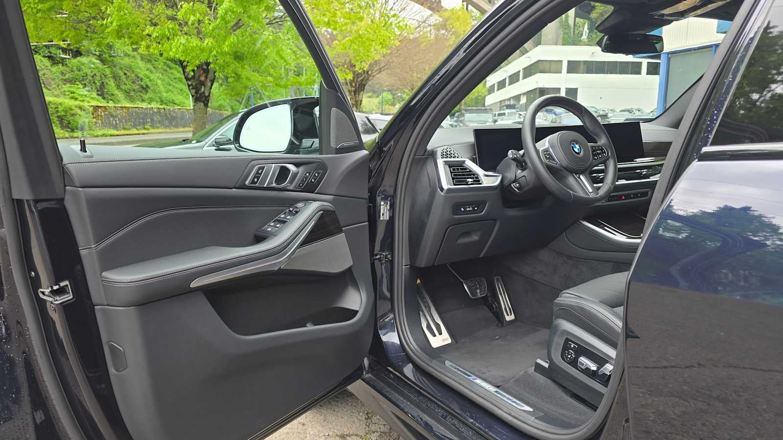 2025 BMW X5 M60i M60i