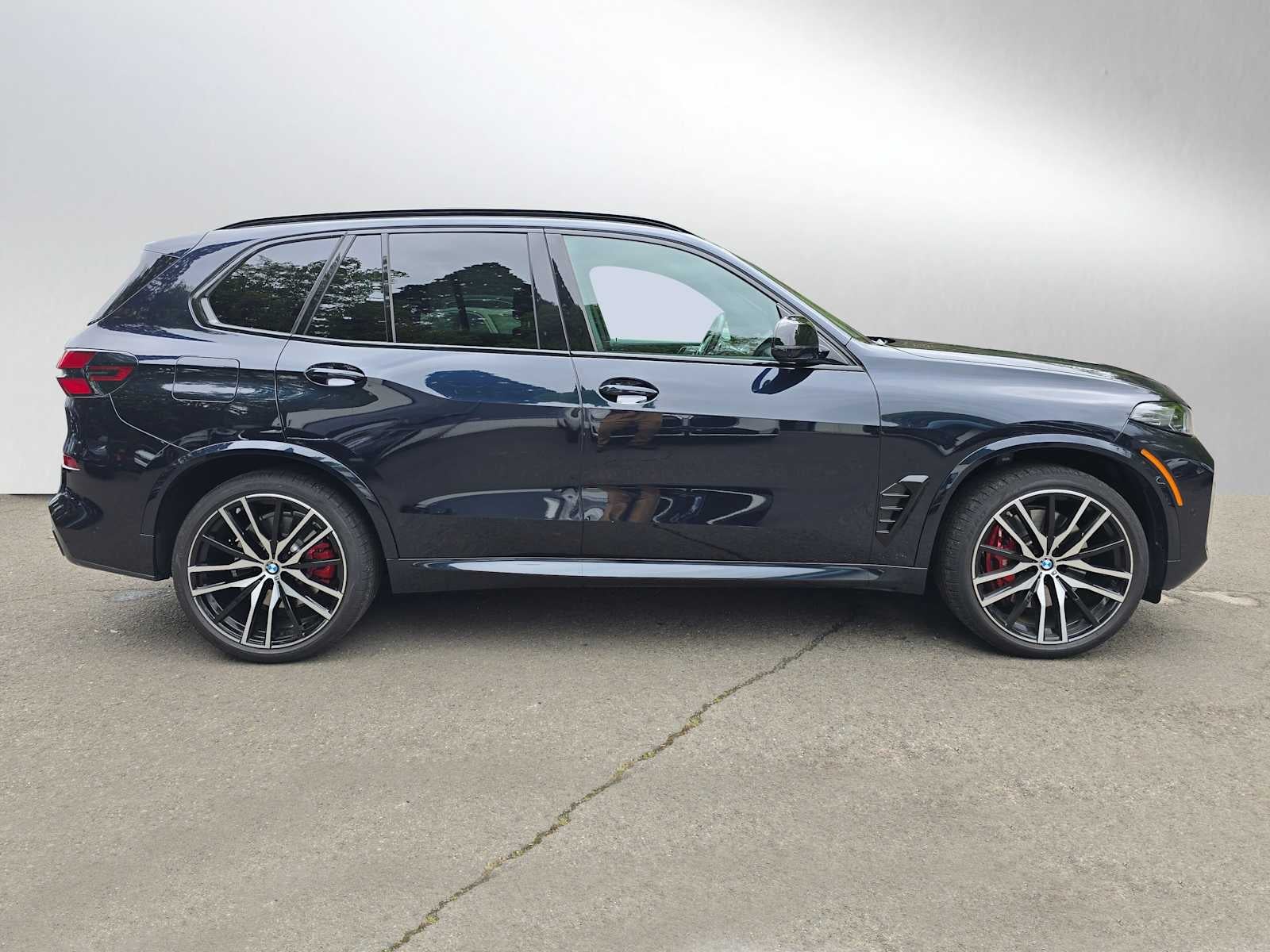 2025 BMW X5 M60i M60i