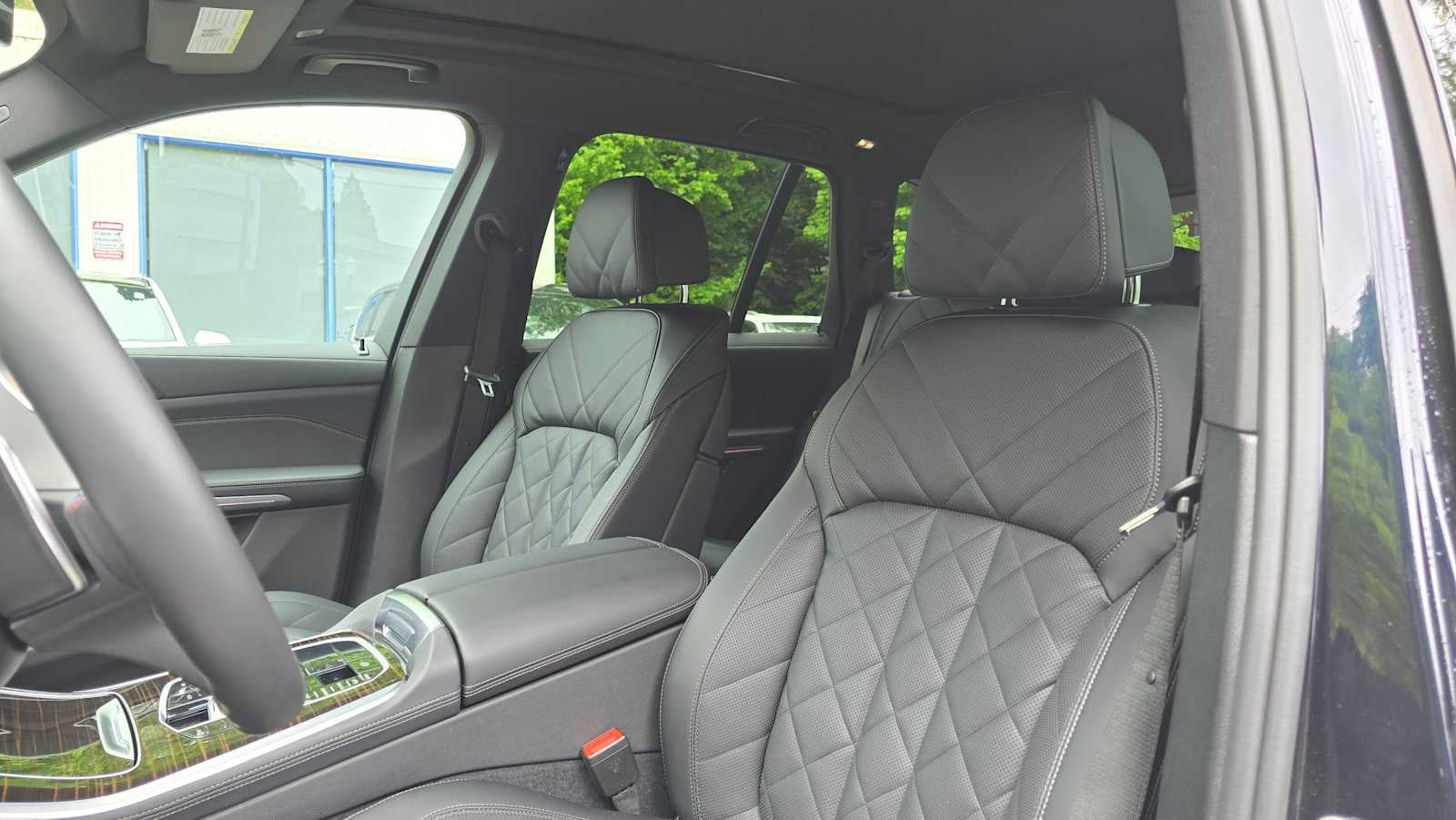 2025 BMW X5 M60i M60i