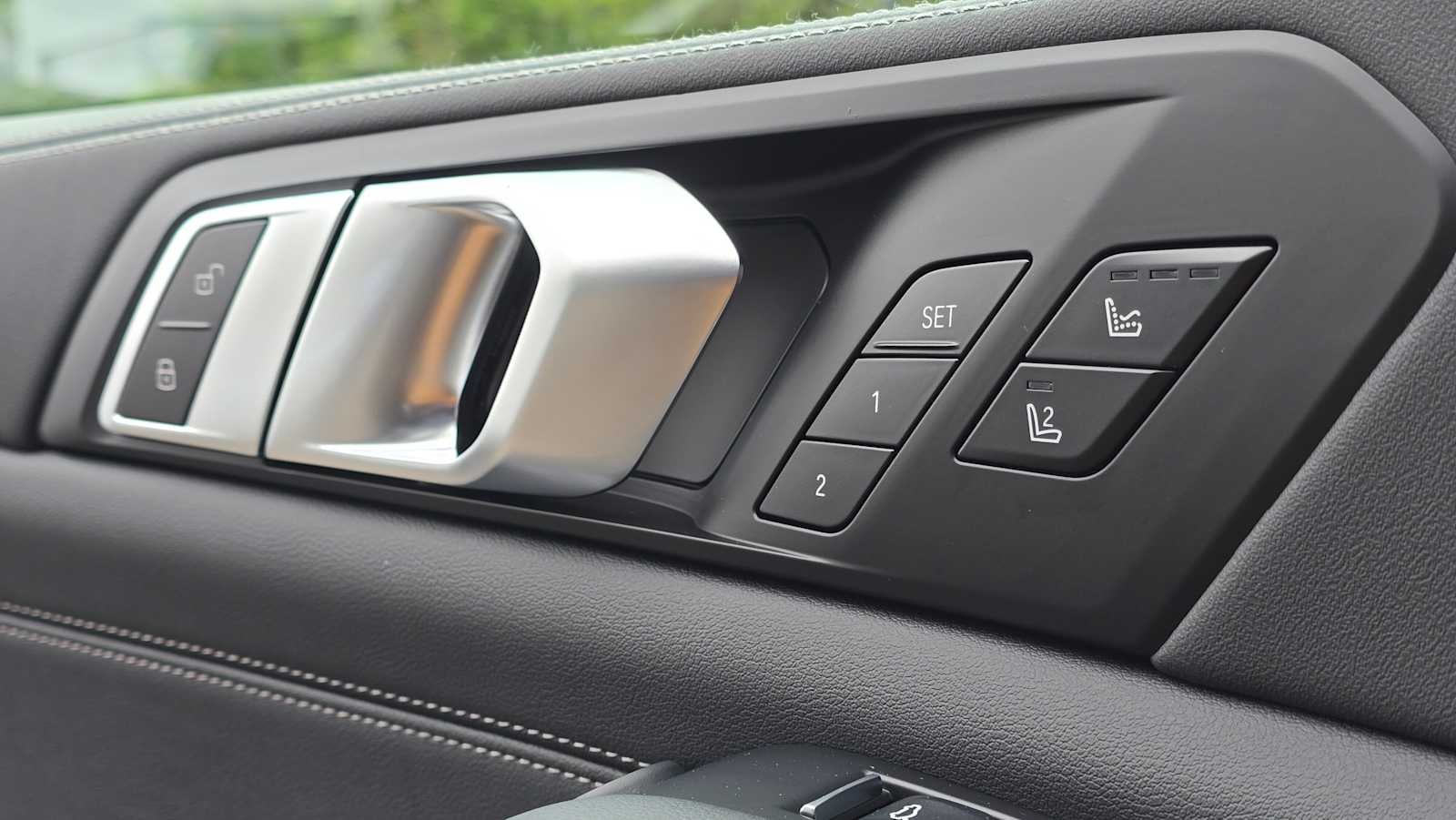 2025 BMW X5 M60i M60i