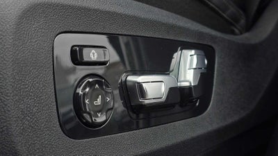 2025 BMW X5 M60i M60i