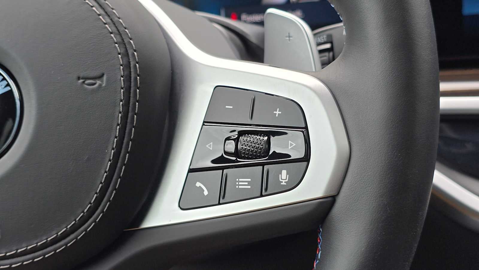 2025 BMW X5 M60i M60i