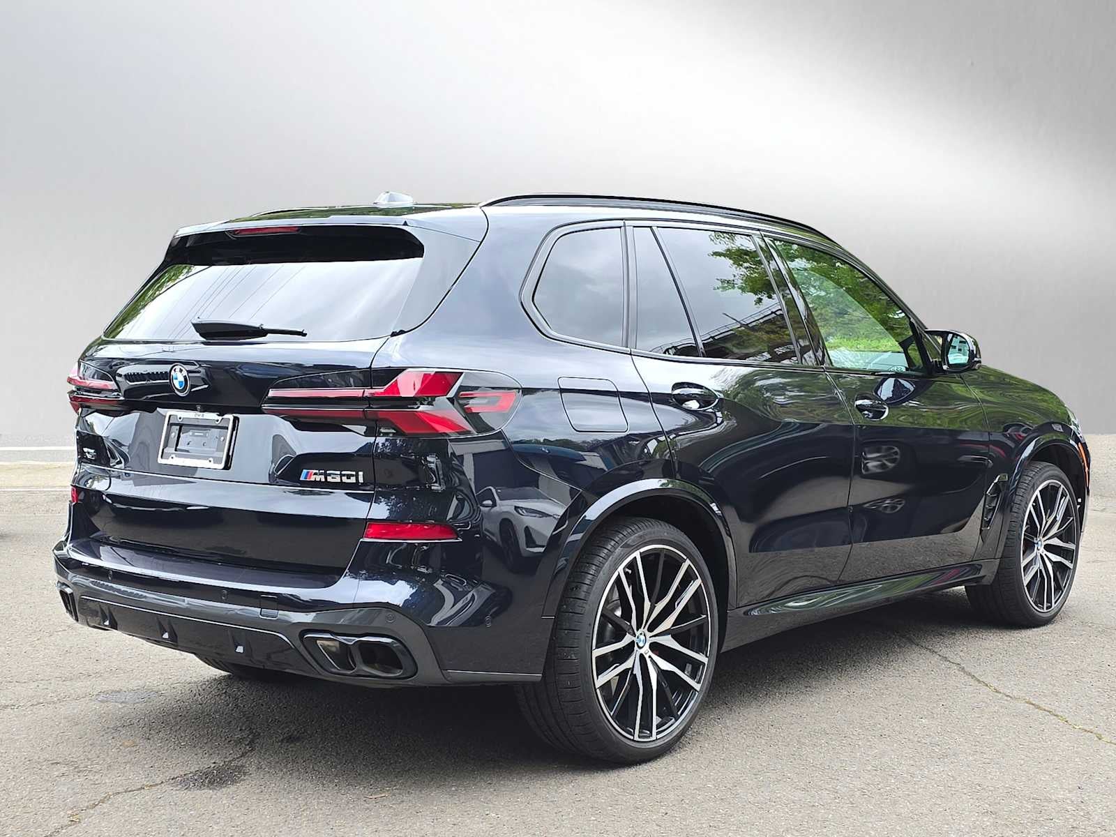 2025 BMW X5 M60i M60i