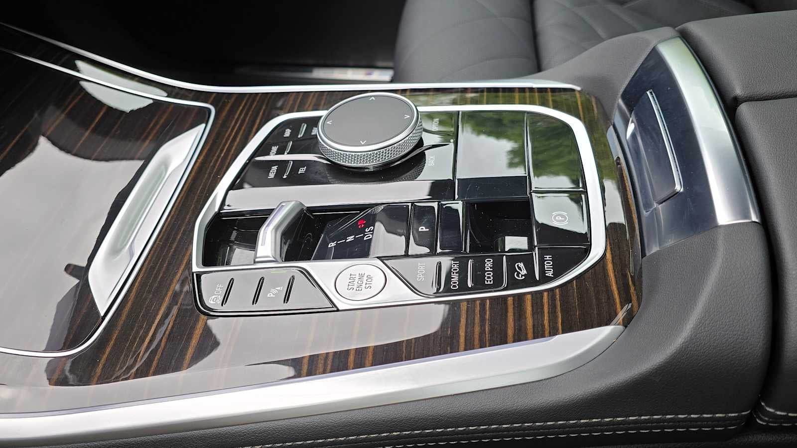 2025 BMW X5 M60i M60i