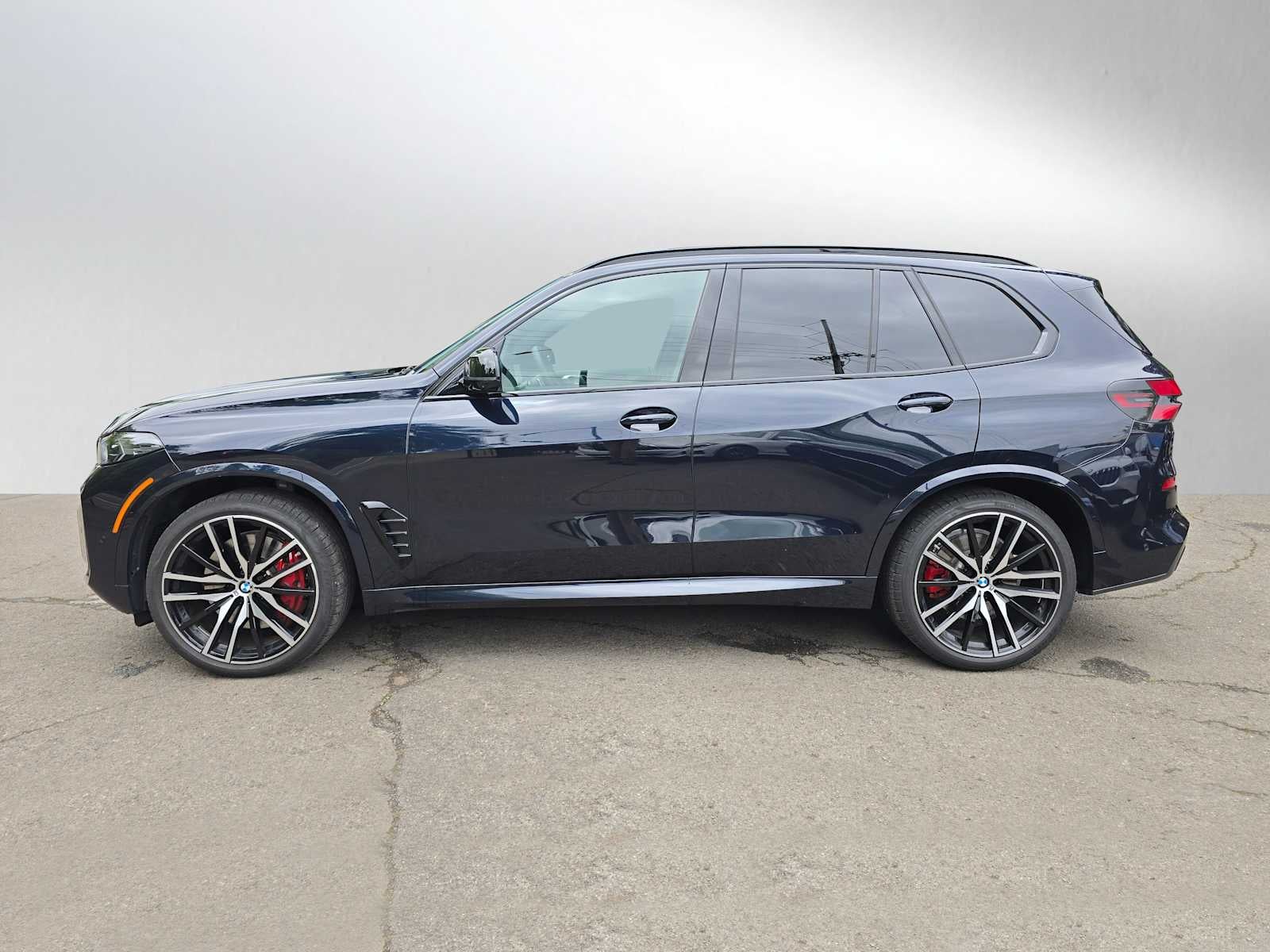 2025 BMW X5 M60i M60i
