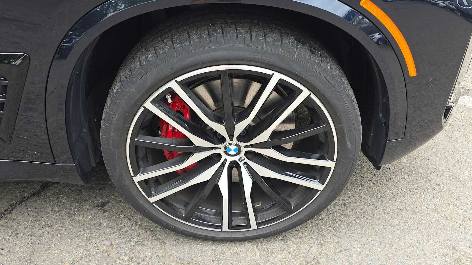 2025 BMW X5 M60i M60i