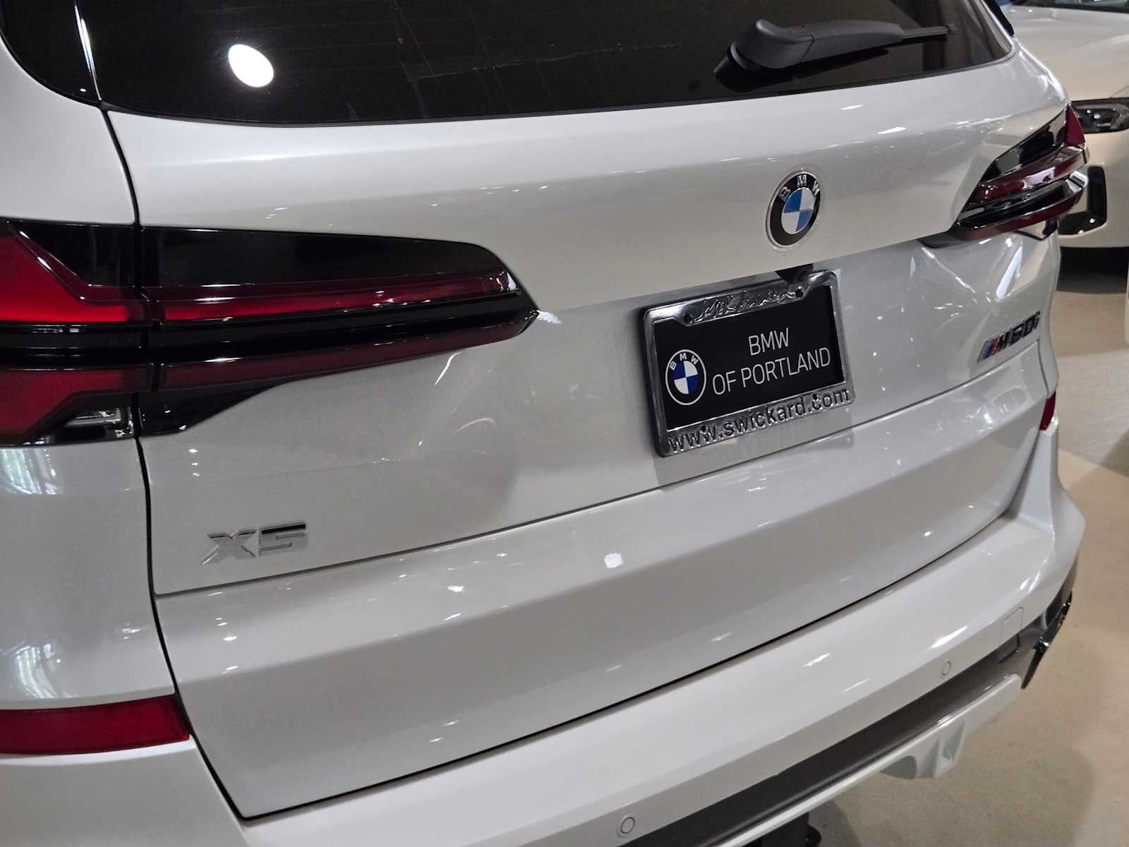 2026 BMW X5 M60i