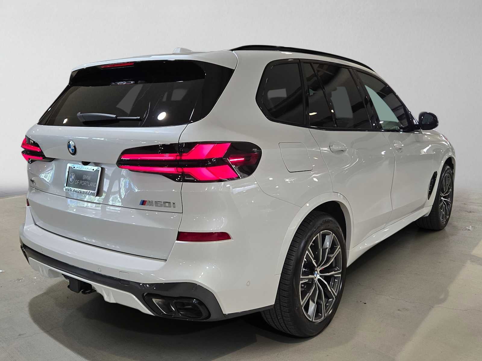 2026 BMW X5 M60i