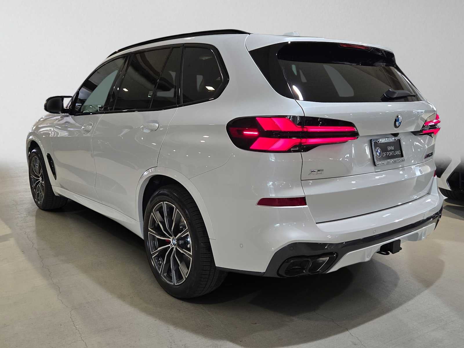 2026 BMW X5 M60i