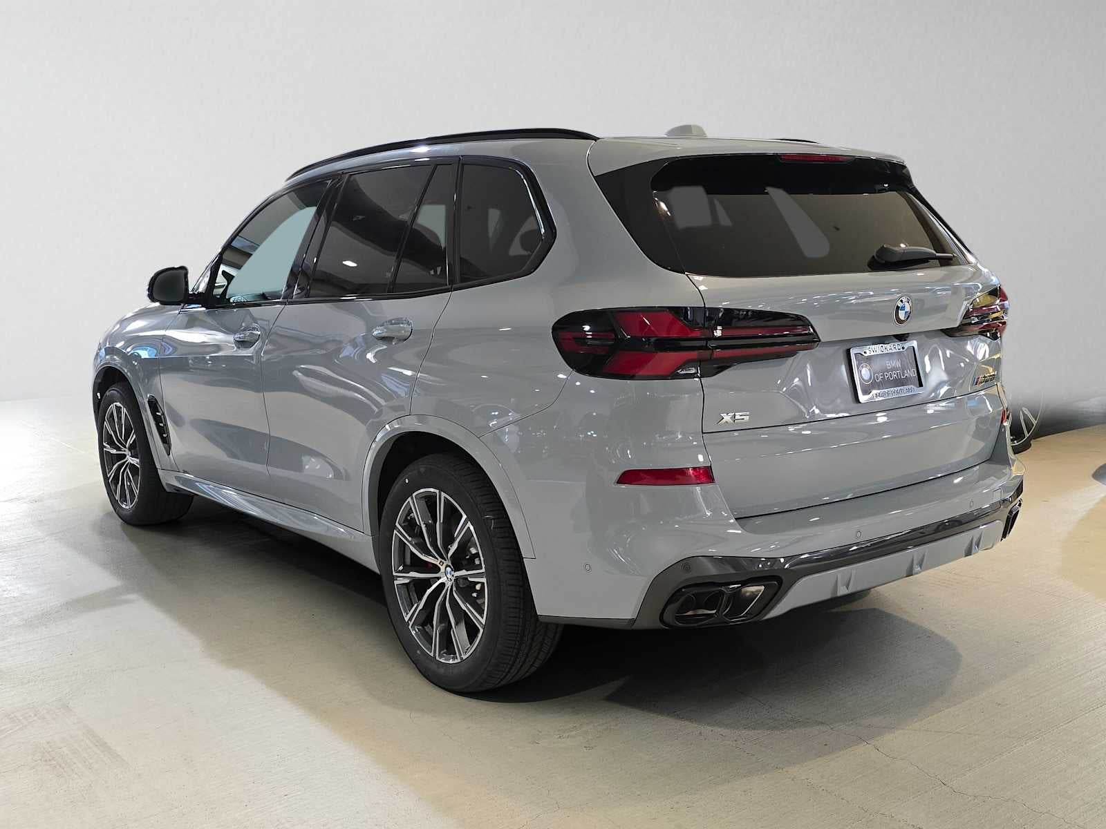 2026 BMW X5 M60i