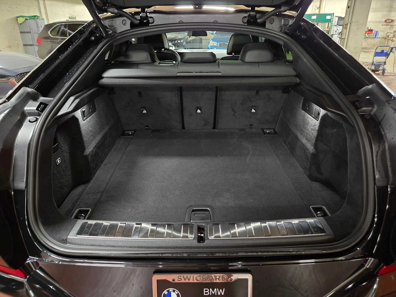 2027 BMW X6 xDrive40i