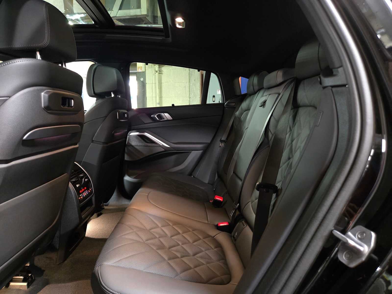 2027 BMW X6 xDrive40i