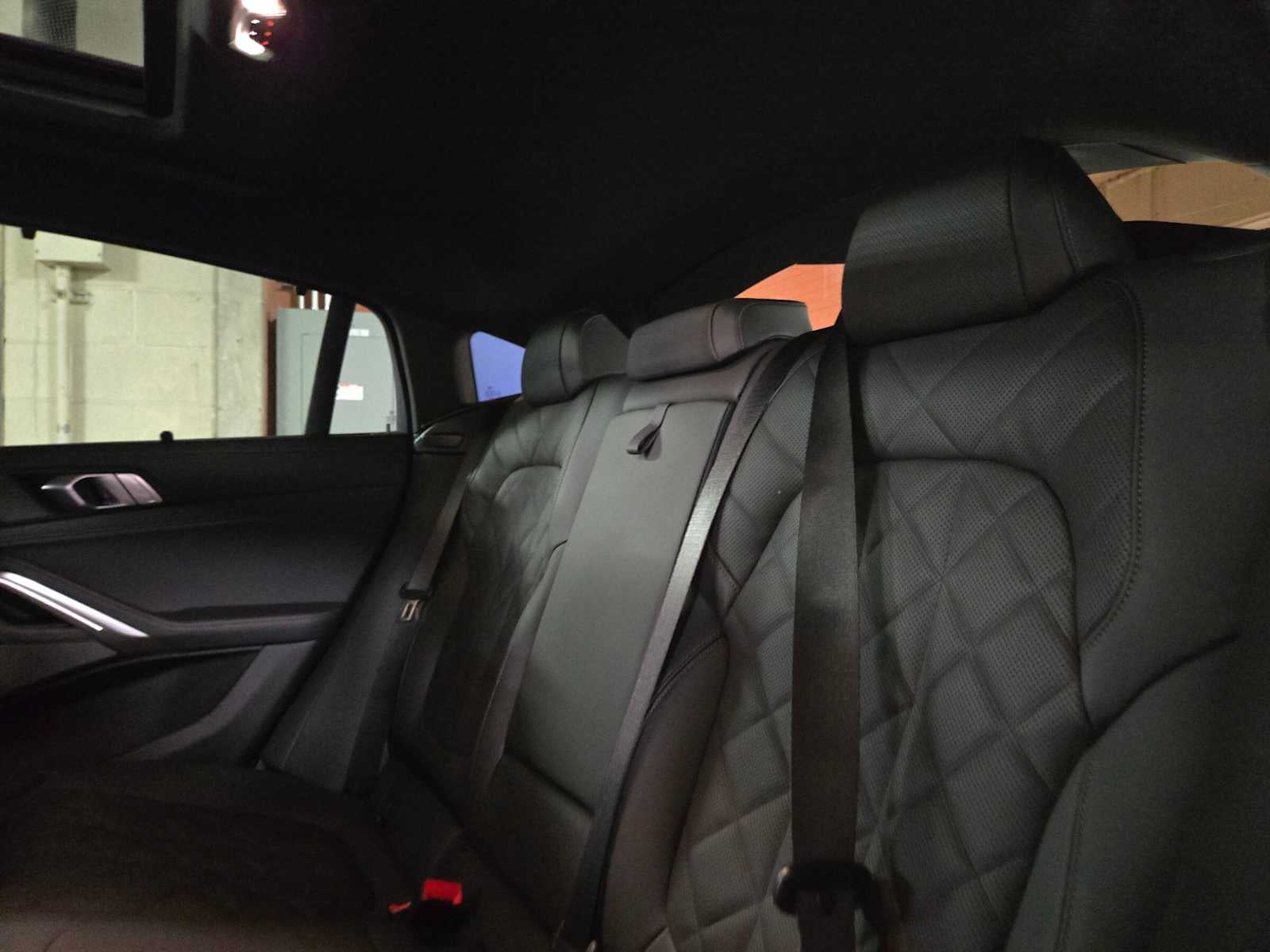 2027 BMW X6 xDrive40i