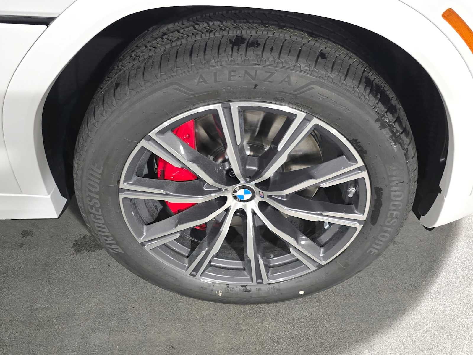2027 BMW X6 xDrive40i