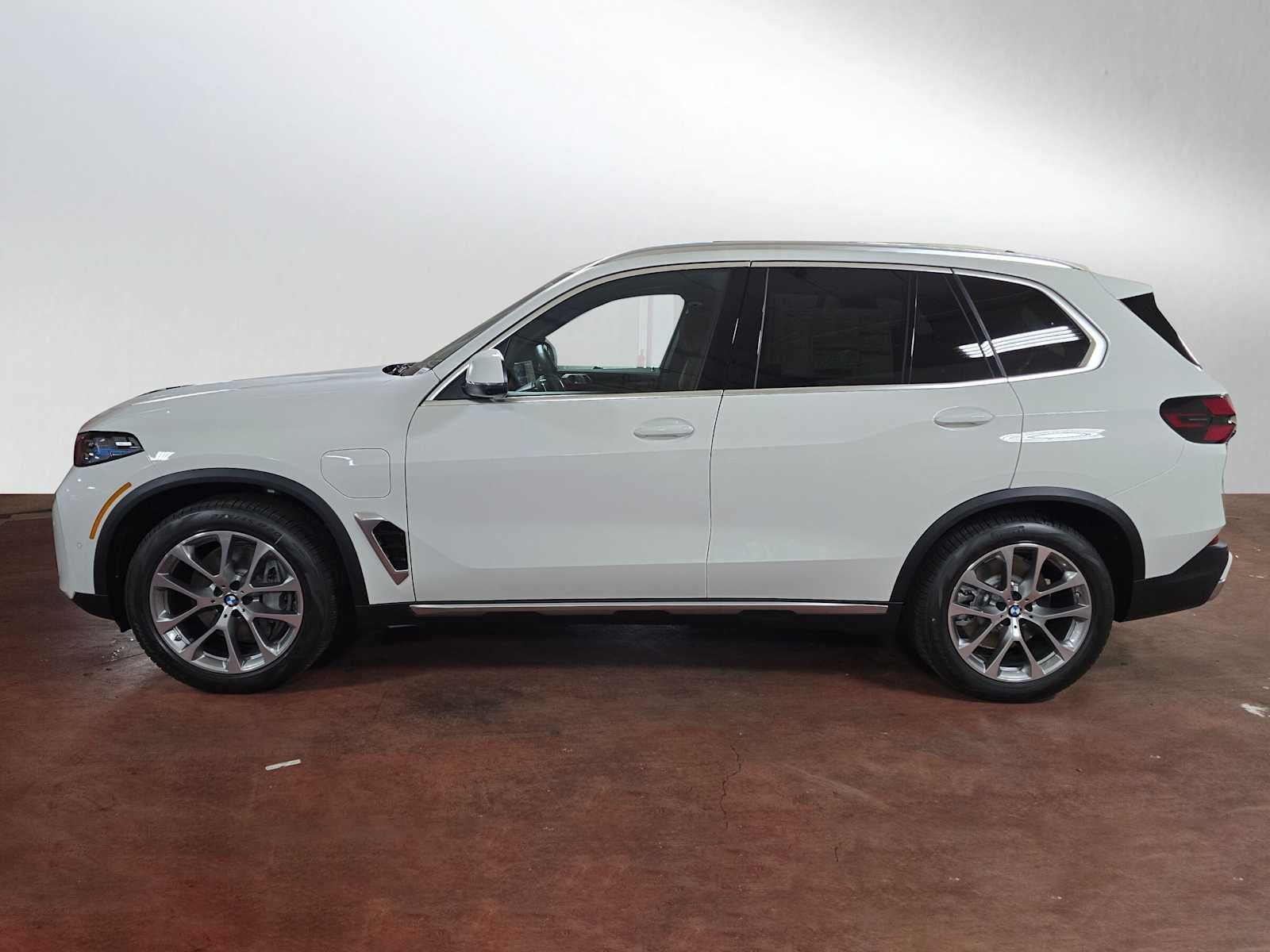2026 BMW X5 xDrive50e xDrive50e