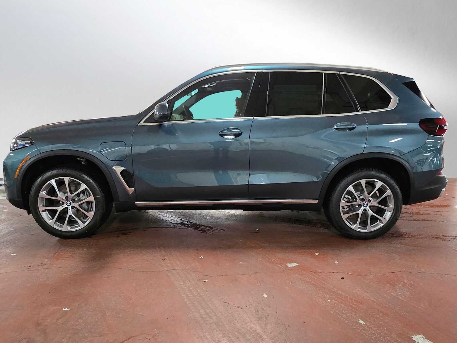 2026 BMW X5 xDrive50e xDrive50e