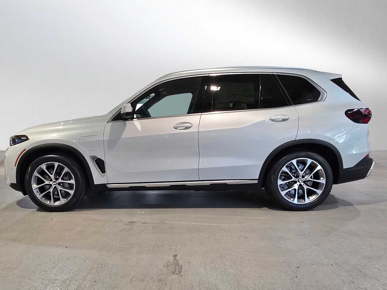 2026 BMW X5 xDrive50e xDrive50e