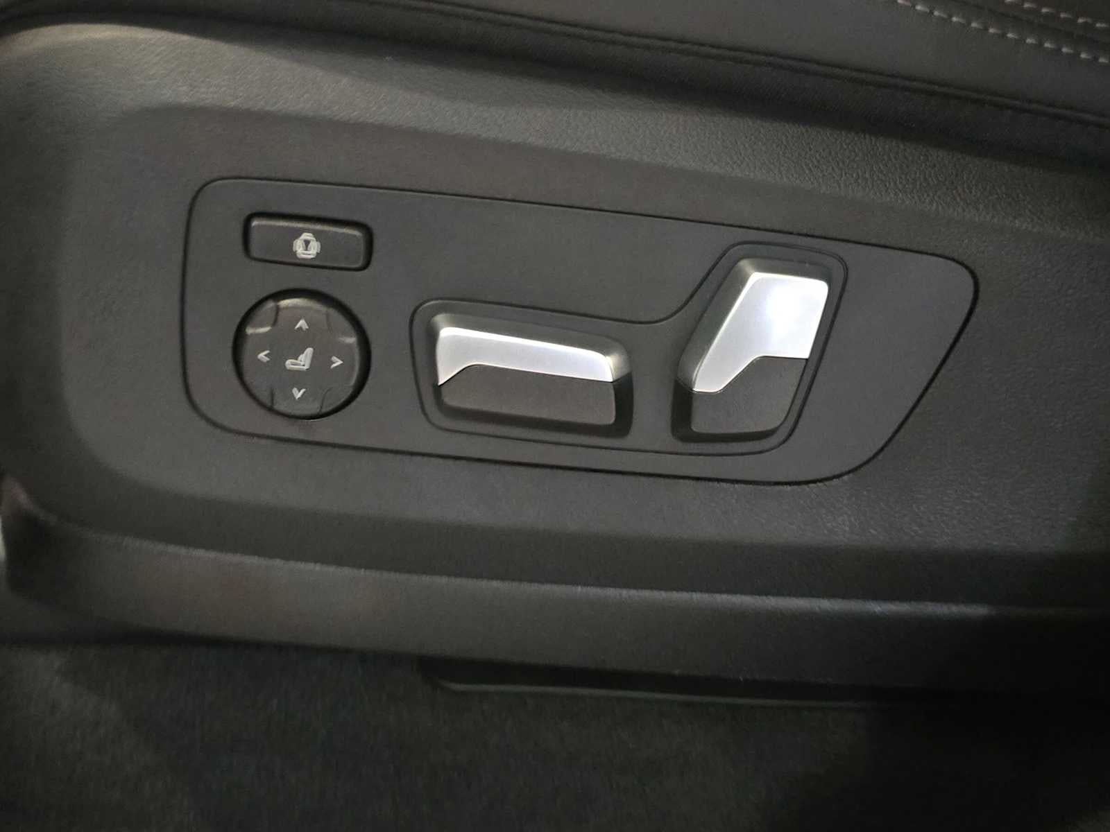 2026 BMW X5 xDrive50e xDrive50e