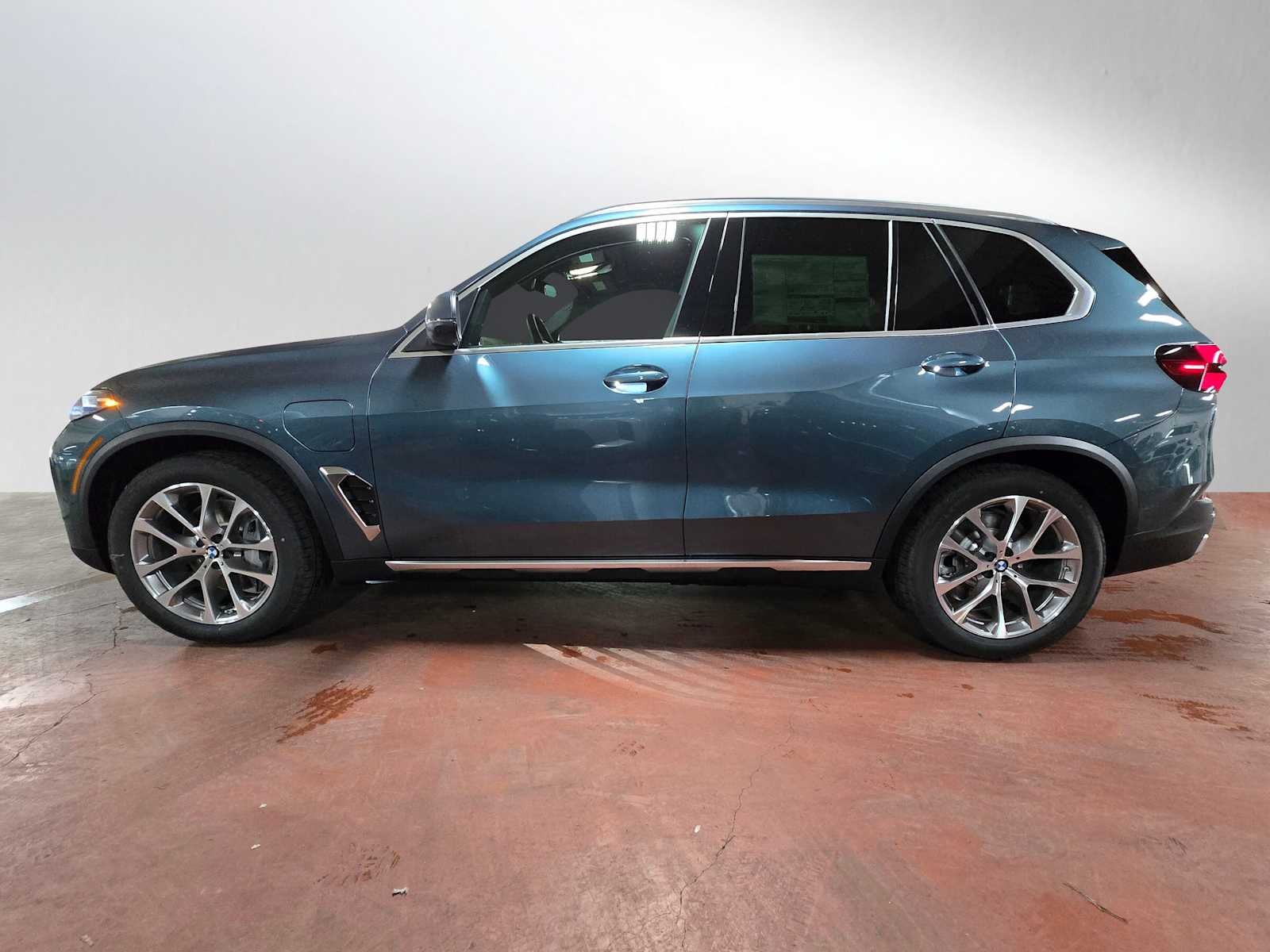 2026 BMW X5 xDrive50e xDrive50e