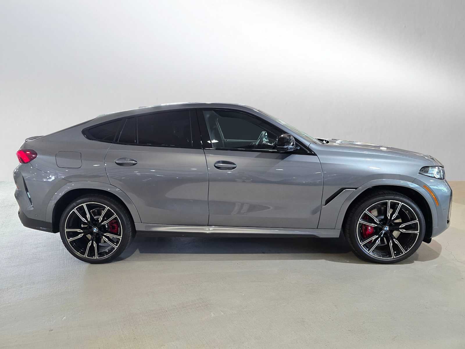 2027 BMW X6 M60i M60i