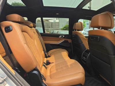 2021 BMW X7 M50i