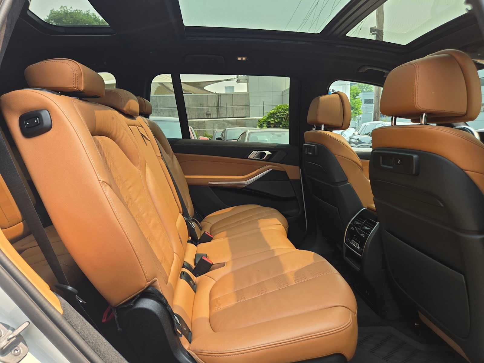 2021 BMW X7 M50i