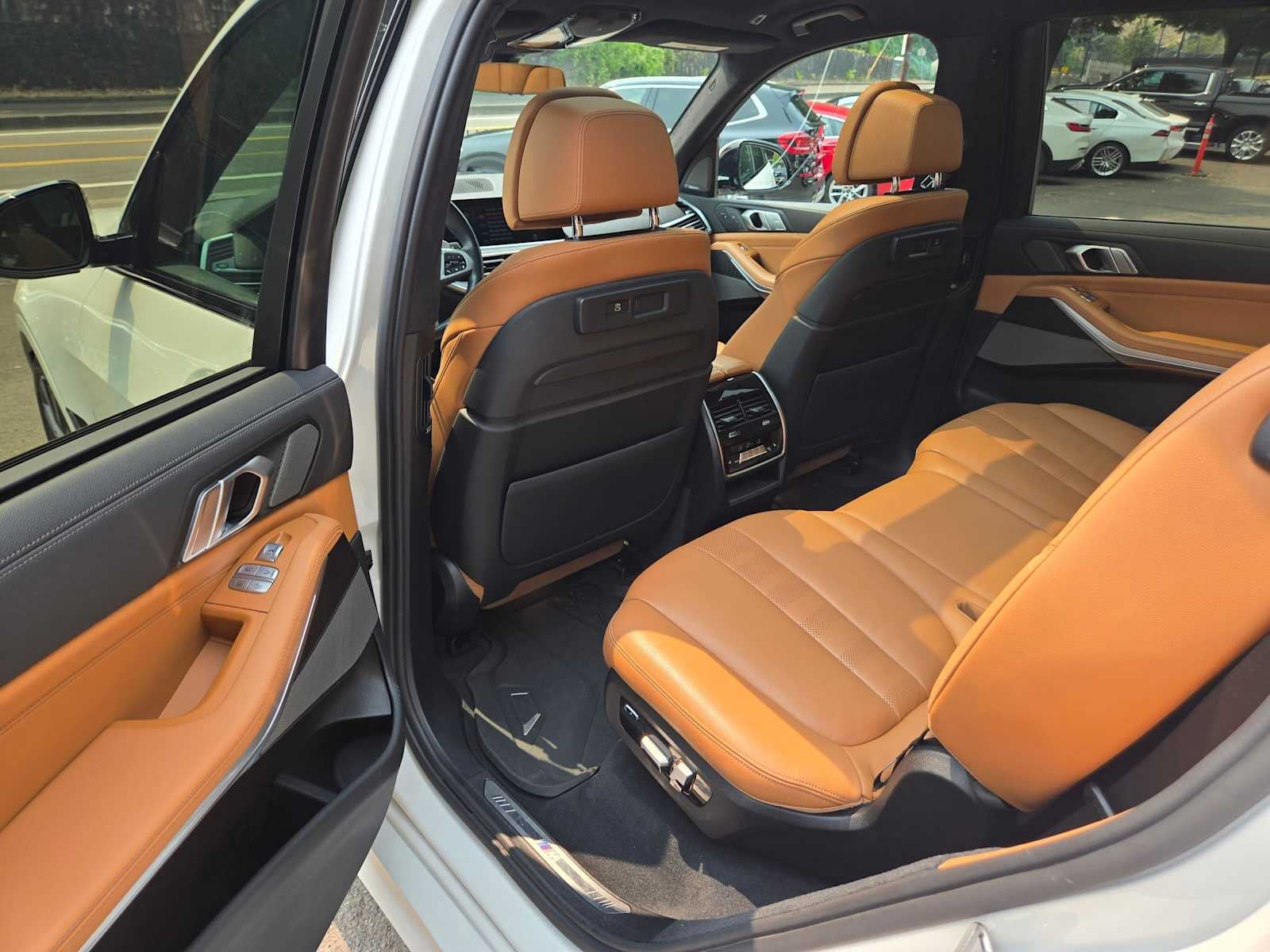 2021 BMW X7 M50i