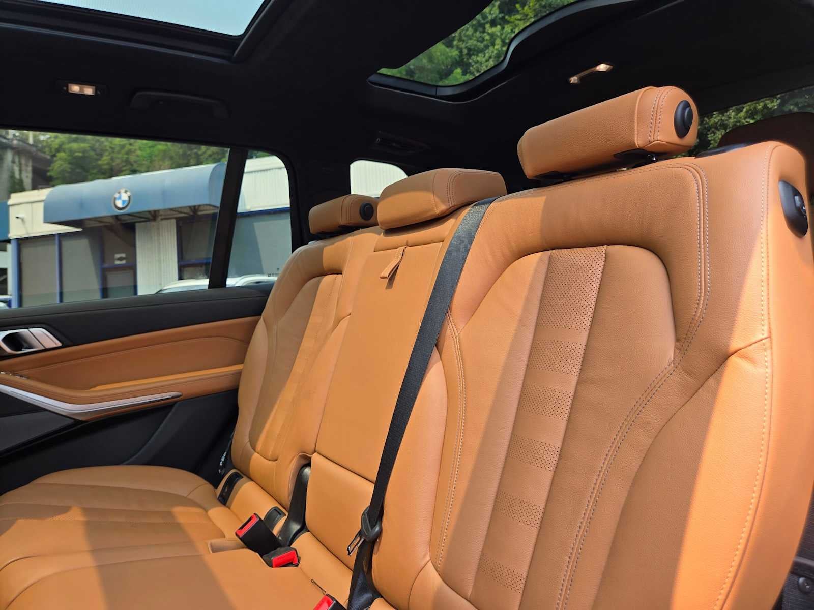 2021 BMW X7 M50i