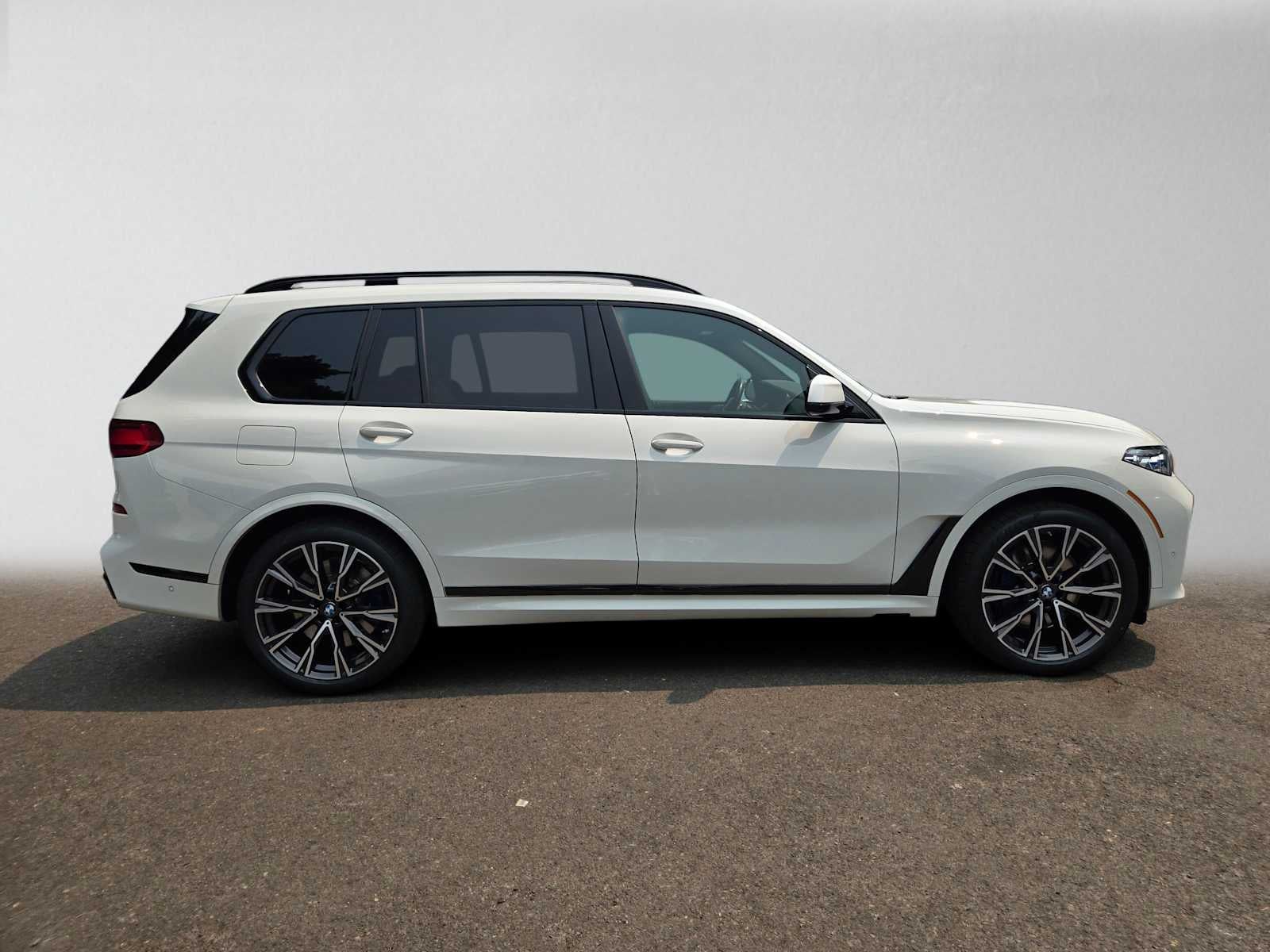 2021 BMW X7 M50i