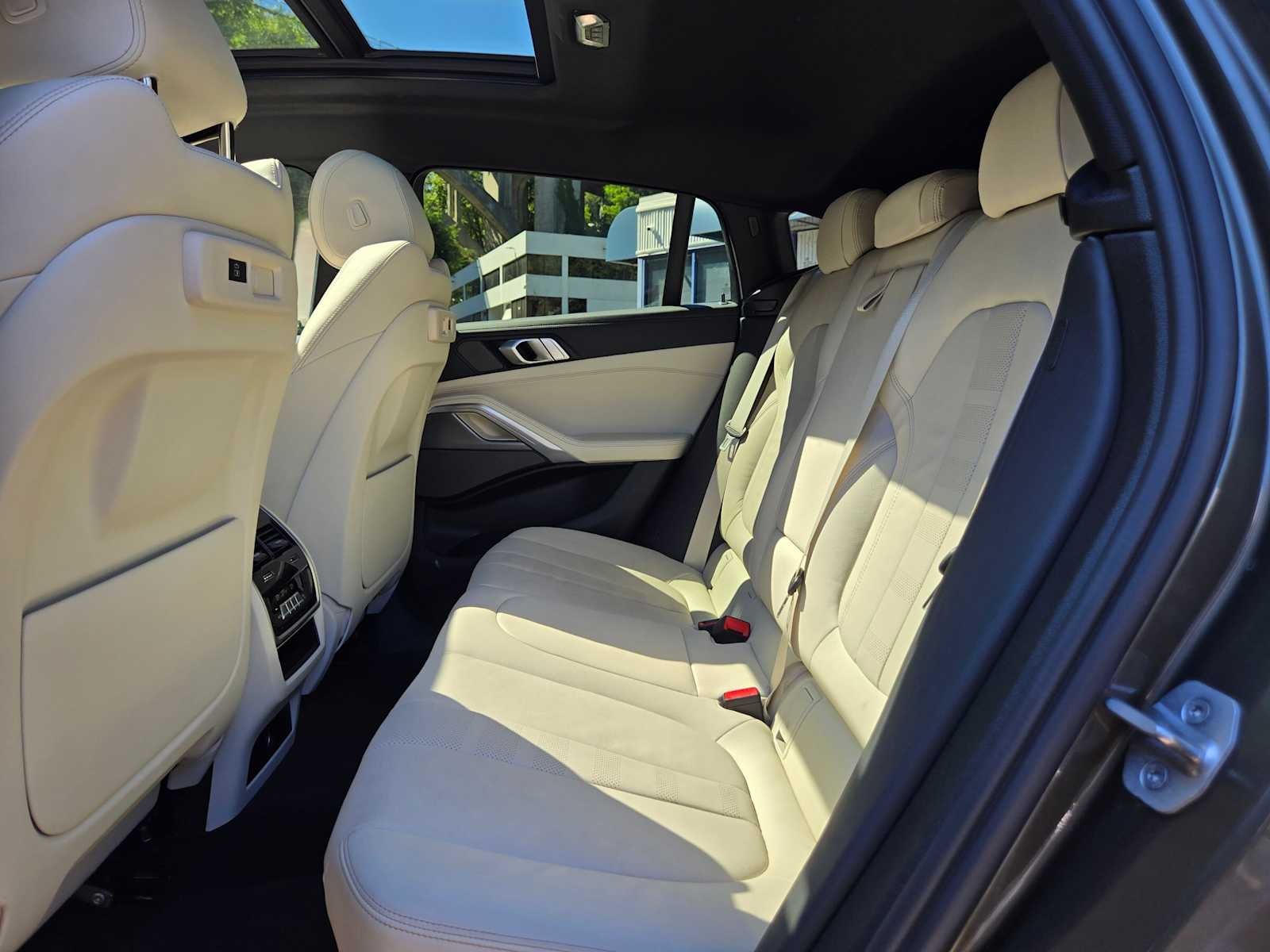 2022 BMW X6 xDrive40i