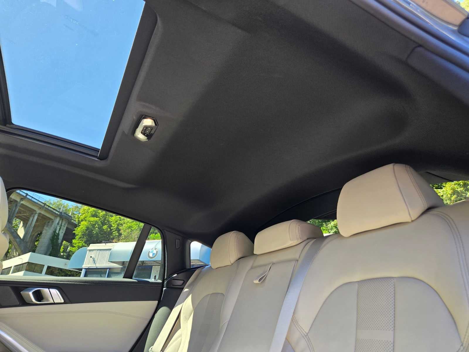 2022 BMW X6 xDrive40i