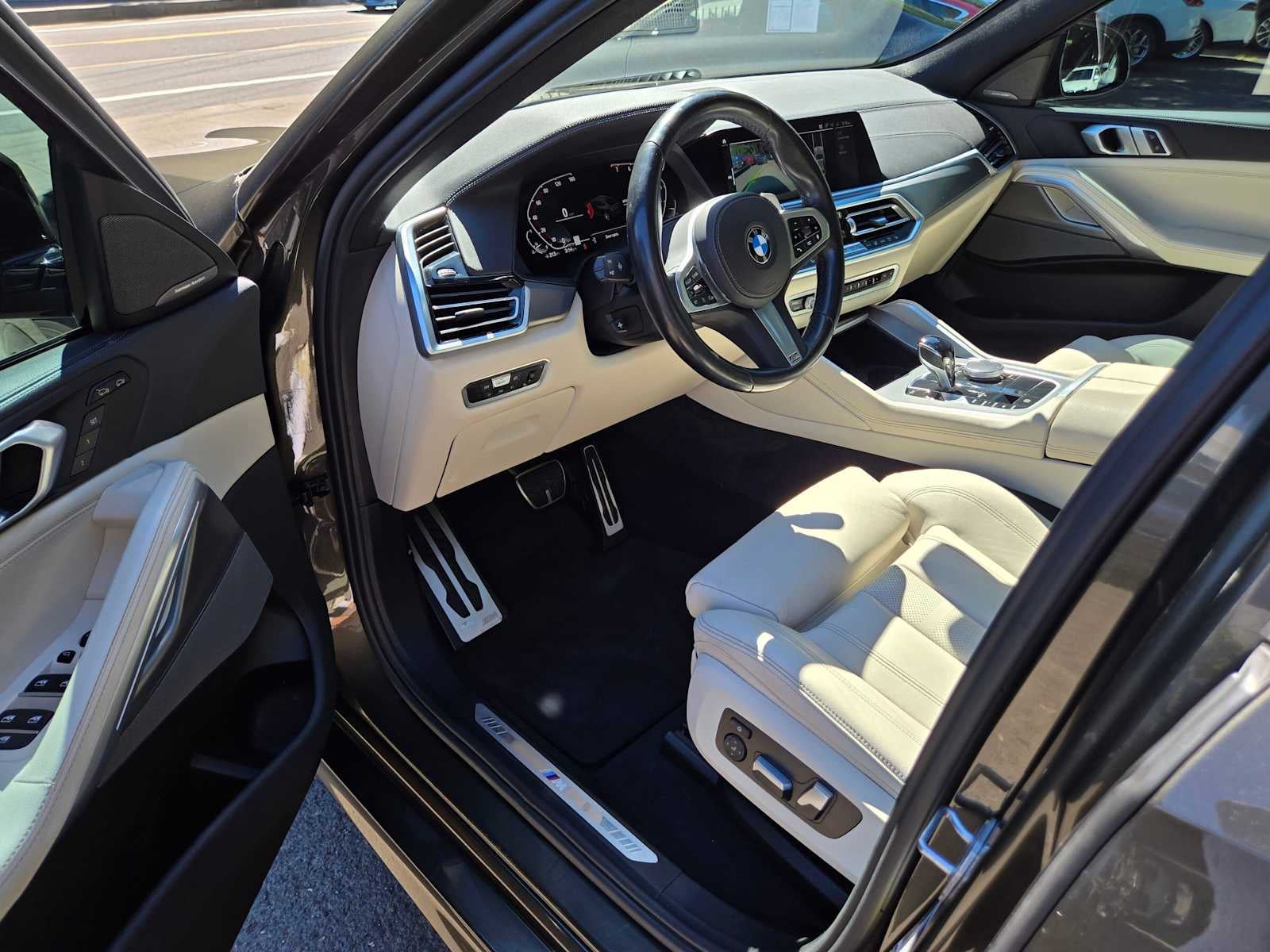 2022 BMW X6 xDrive40i