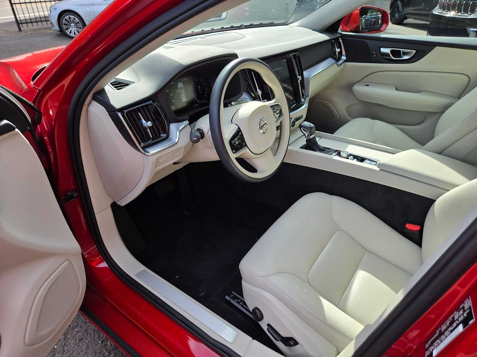 2020 Volvo S60 Momentum