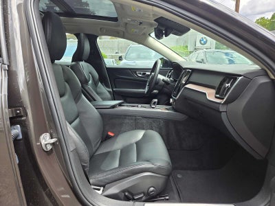 2024 Volvo S60 Plus Dark Theme