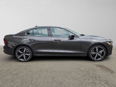 2024 Volvo S60 Plus Dark Theme