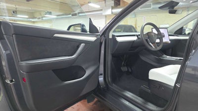 2023 Tesla Model Y RWD