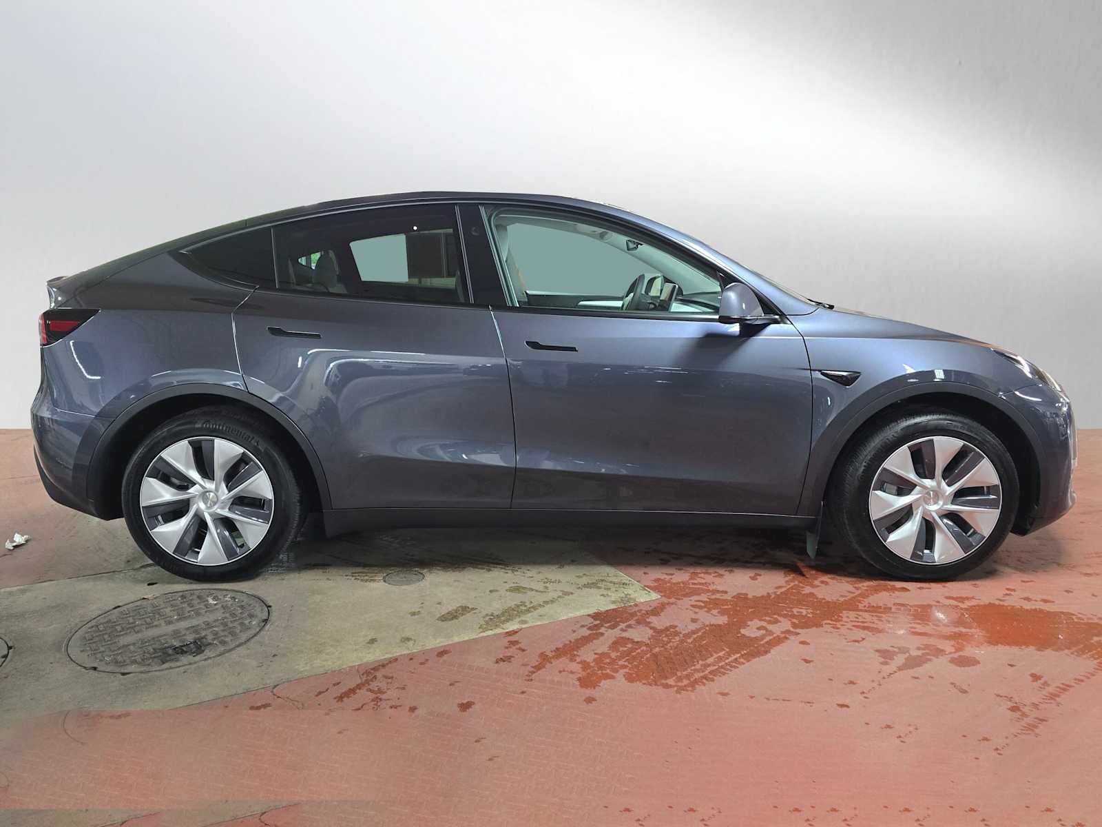 2023 Tesla Model Y RWD