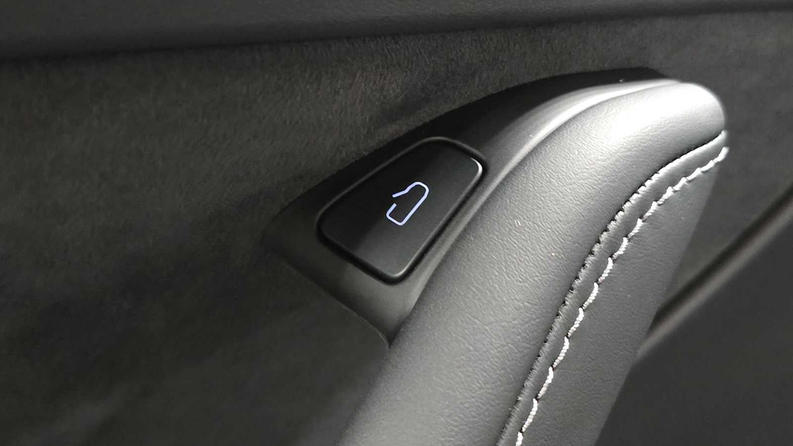 2023 Tesla Model Y RWD