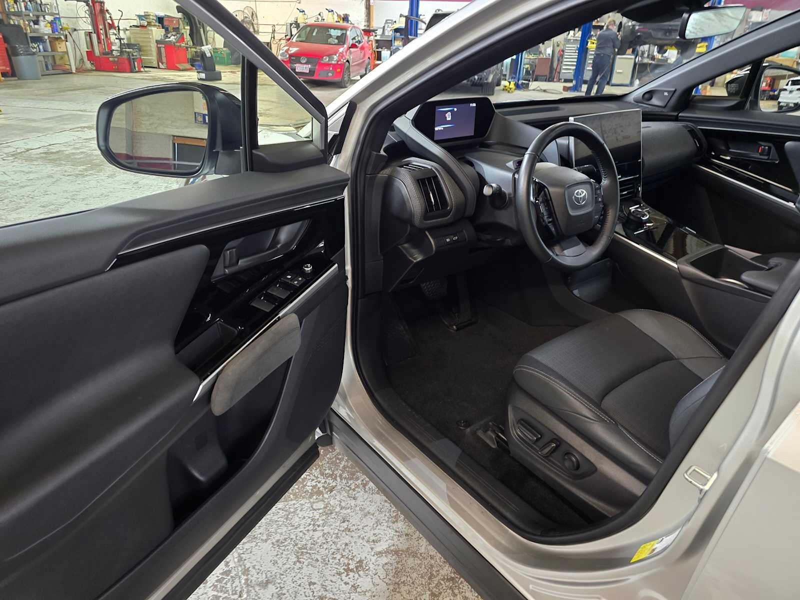 2024 Toyota bZ4X Limited