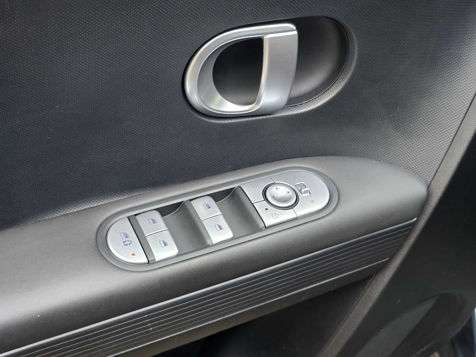 2024 Hyundai IONIQ 5 SE