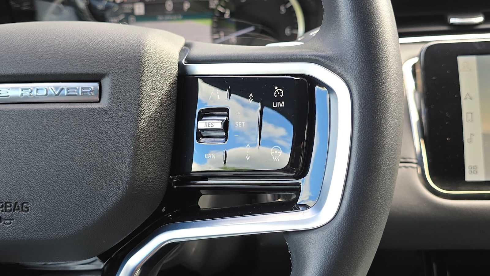 2023 Land Rover Range Rover Evoque R-Dynamic SE