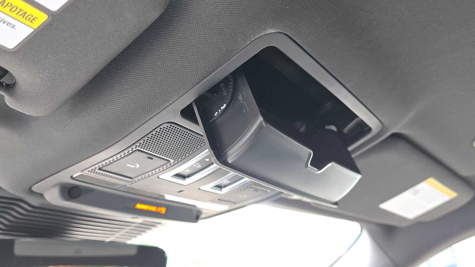 2023 Land Rover Range Rover Evoque R-Dynamic SE